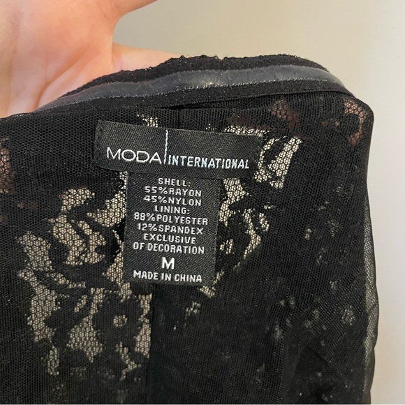 Y2K Vintage black lace Moda International halter top - Picture 12 of 14